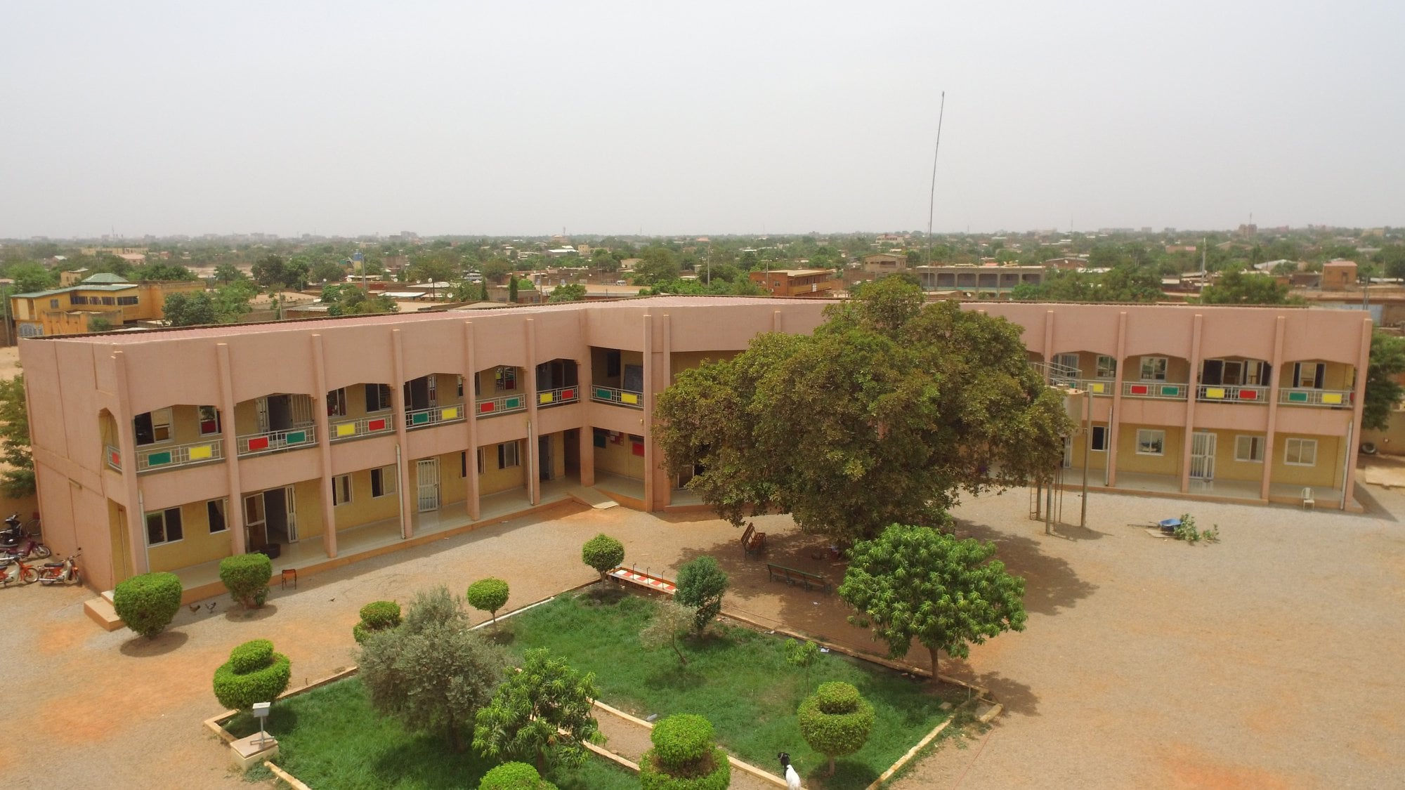 <p><strong>Une brève présentation du Lycée Madina de Ouagadougou au Burkina Faso</strong></p>