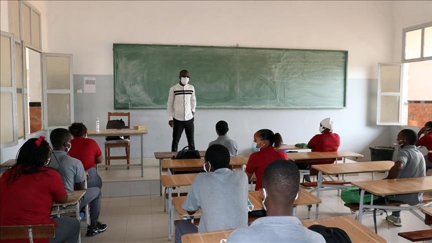 <p>Pour l'année scolaire 2020-2021, les élèves du lycée Madina de Bamako ont fait un effort exceptionnel pour obtenir <strong>8 mentions au baccalauréat malien 2021 </strong>pour la <strong>Série TSE</strong></p><p>Les mentions sont les suivantes: <strong>Assez-bien et Bien</strong></p>