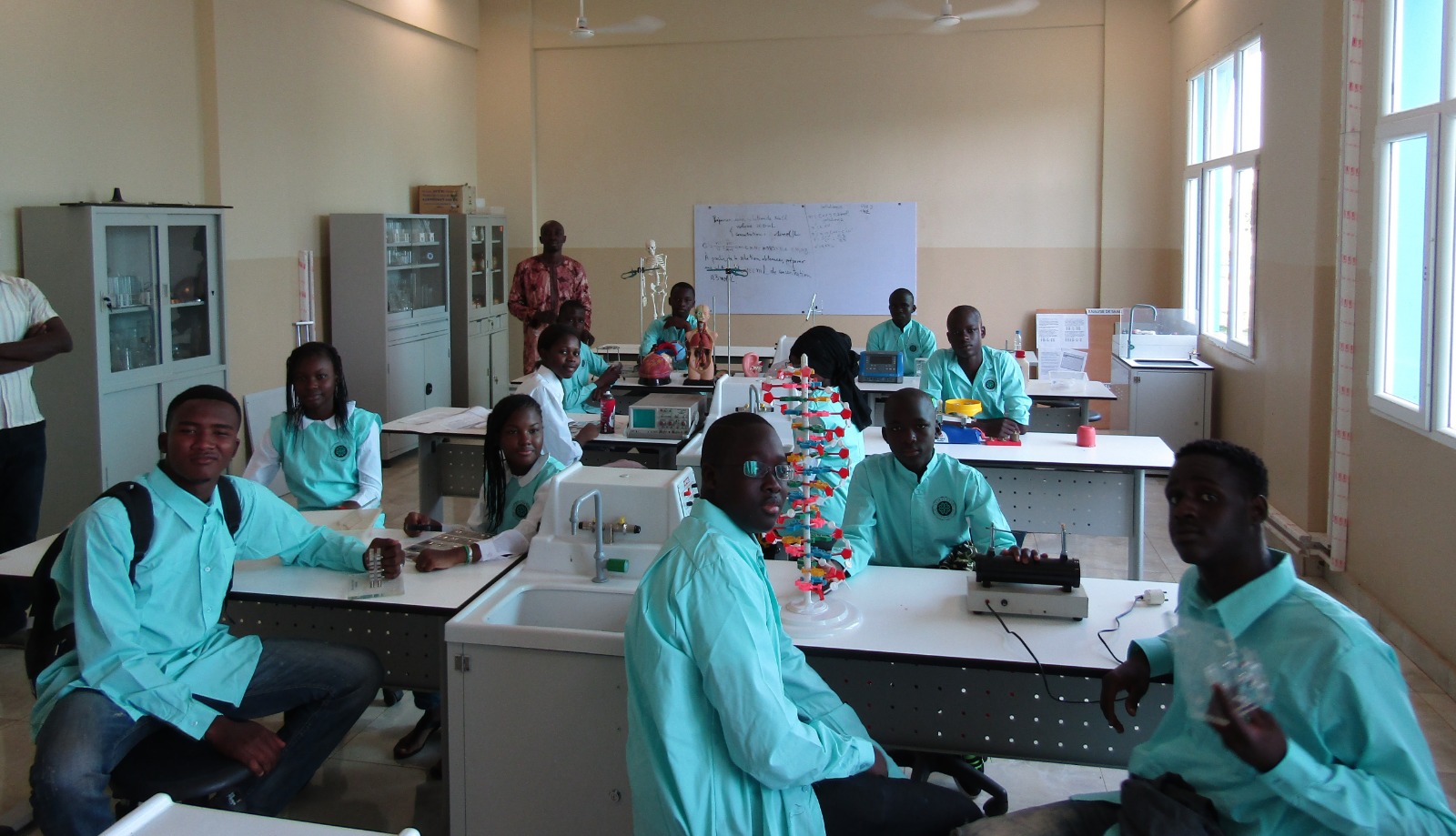 <p>Pour l'année scolaire 2020-2021, les élèves du <strong>lycée Maarif de Bamako</strong> ont fait un effort exceptionnel pour obtenir<strong> 20 mentions au baccalauréat malien 2021</strong> pour la Série TSE.</p>